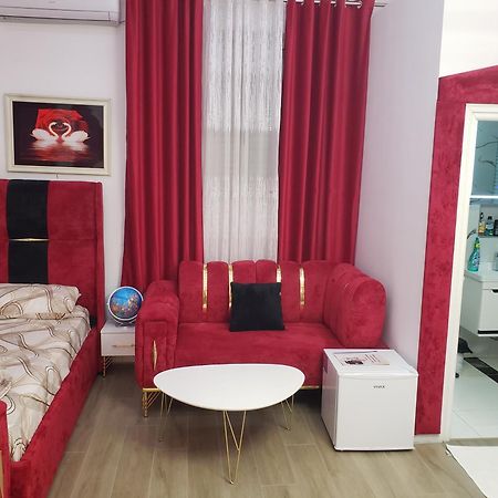 Studio Near Tirana Airport 2- Self Check-In Free Parking Apartment Valias Luaran gambar